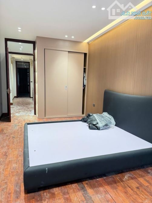 NHÀ QUẦN NGỰA - BA ĐÌNH - 57/62 M - 6 TẦNG - MẶT TIỀN 3,5M - 31 TỶ SỔ ĐỎ CHÍNH CHỦ ĐẸP