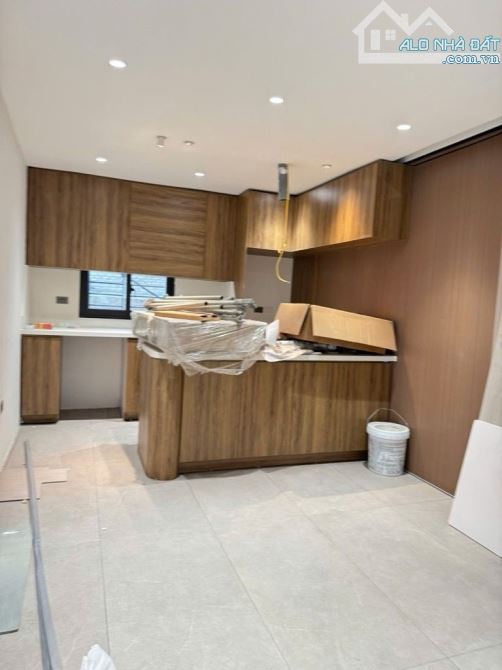 NHÀ QUẦN NGỰA - BA ĐÌNH - 57/62 M - 6 TẦNG - MẶT TIỀN 3,5M - 31 TỶ SỔ ĐỎ CHÍNH CHỦ ĐẸP