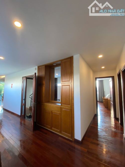 Bán toà căn hộ Tây Hồ-Tây Hồ, 200m², 8 tầng thang máy, mt 8,2m, giá 100 tỷ