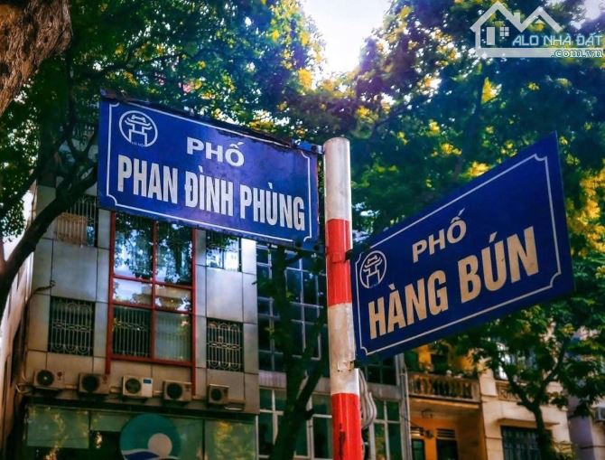 BÁN GẤP NHÀ 40M,5 TẦNG THANG MÁY PHAN ĐÌNH NHỈNH 9 TỶ