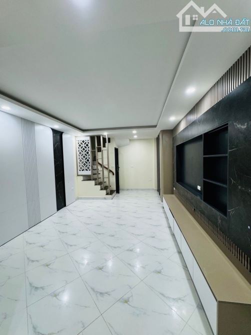 BÁN NHÀ TT BA ĐÌNH 15M RA MẶT PHỐ THANG MÁY FULL NỘI THẤT DÂN XÂY CHẮC CHẮN TIỆN ÍCH FULL