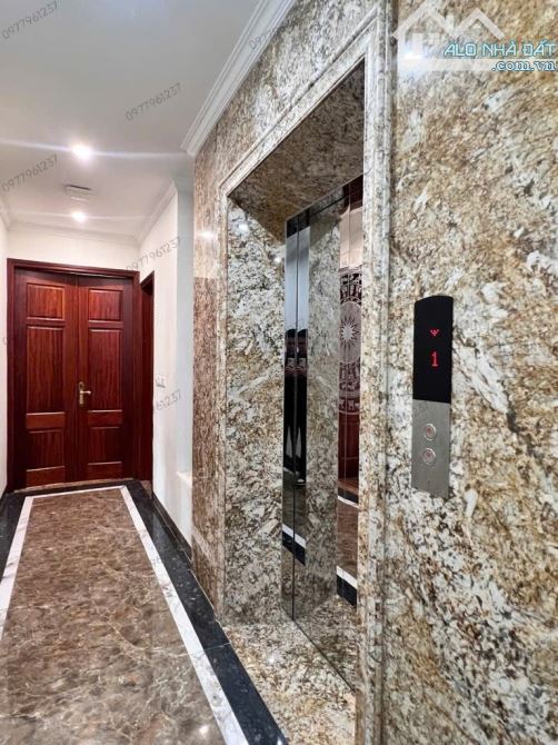 BÁN NHÀ HOÀNG QUỐC VIỆT 75m2 × 7T THANG MÁY. LÔ GÓC + 2 Ô TÔ TRÁNH ĐỖ + VỈA HÈ RỘNG