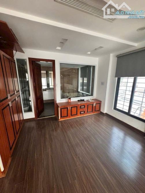 Bán nhà vị trí đắc địa phố Giang Văn Minh - Ba Đình. DT NÓI LÊN TẤT CẢ: 104 M2 - MT:10MMT