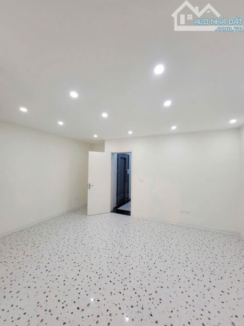 BIỆT THỰ - LIỀN KỀ - HOÀNG HOA THÁM - TÂY HỒ - 83M- 4 TẦNG - MẶT TIỀN 5.5M - 44 TỶ