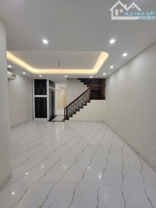 BIỆT THỰ - LIỀN KỀ - HOÀNG HOA THÁM - TÂY HỒ - 83M- 4 TẦNG - MẶT TIỀN 5.5M - 44 TỶ