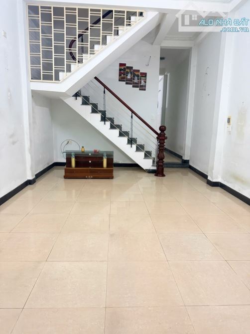 SẬP HẦM NHÀ 2 TẦNG 1 TUM AN THƯỢNG 21 DT 79M2 NGANG 4,5M NHỈNH 13 TỶ