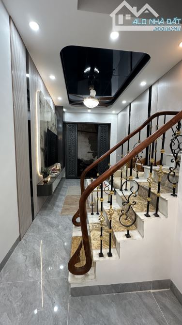 Ba Đình – Ngọc Khánh | 5 Ngủ – Nhà Đẹp Ở Ngay | Chỉ 9 Tỷ | Xem Ngay!