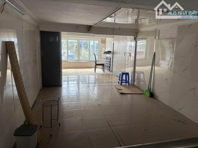 Bán nhà phố Lý Nam Đế: Phân Lô Quân Đội, Ngõ Ô Tô Đỗ, Sát Phố, 6Tầng, 35m, chỉ 17tỷ2