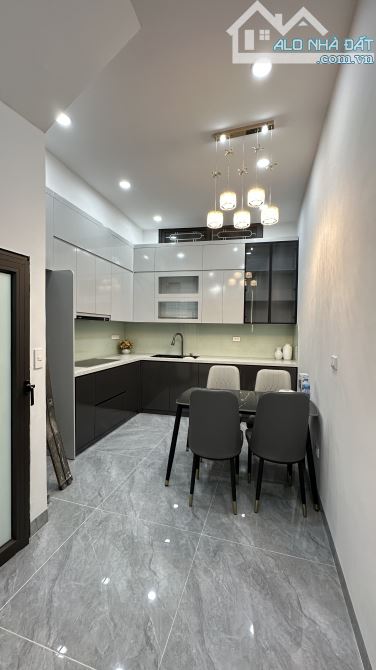 Ba Đình – Ngọc Khánh | 5 Ngủ – Nhà Đẹp Ở Ngay | Chỉ 9 Tỷ | Xem Ngay!