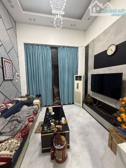 Ba Đình – Đội Cấn | 40m² – 5 Tầng – Nhà Đẹp Ở Ngay | Chỉ 8 Tỷ | Gọi Ngay!