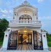 Nhà Lầu TÂN CỔ ĐIỂN đẹp RỰC RỠ. Đường Rộng 8mét. Xe 16 Chổ Vivu - Tân Mỹ Chánh - Mỹ Tho c