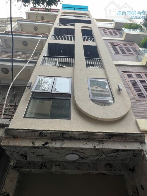 TÒA CĂN HỘ DỊCH VỤ CAO CẤP Ở HOÀNG HOA THÁM, 60M 7T, MT 4.5M, 10P CAO CẤP CHO THUÊ 90TR/TH