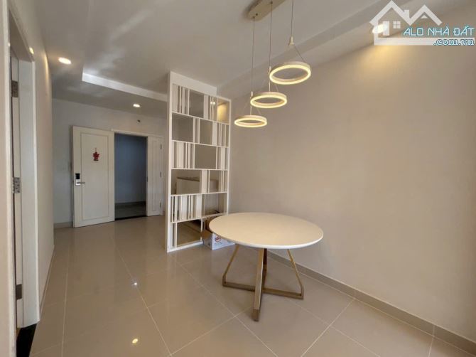 Cho thuê căn hộ 2 phòng ngủ chung cư Melody, vị trí tầng cao vừa, thoáng mát