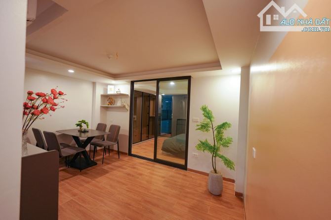 TÒA CĂN HỘ DỊCH VỤ CAO CẤP Ở HOÀNG HOA THÁM, 60M 7T, MT 4.5M, 10P CAO CẤP CHO THUÊ 90TR/TH