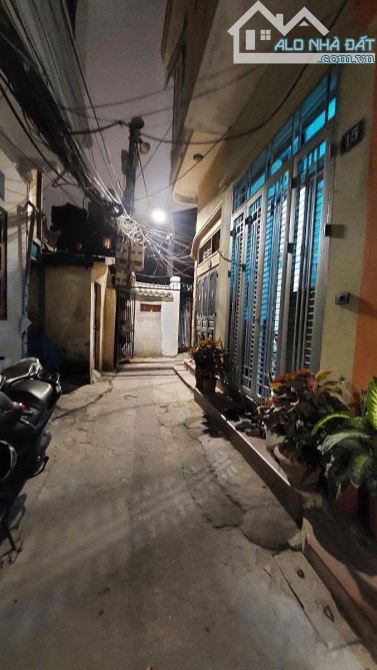 BÁN NHÀ 28M X5 TẦNG PHỐ NGỌC HÀ , DÂN XÂY SỔ VUÔNG ,GIÁ RẺ NHẤT BA ĐÌNH CHỈ 5,3 TỶ CÓ TL