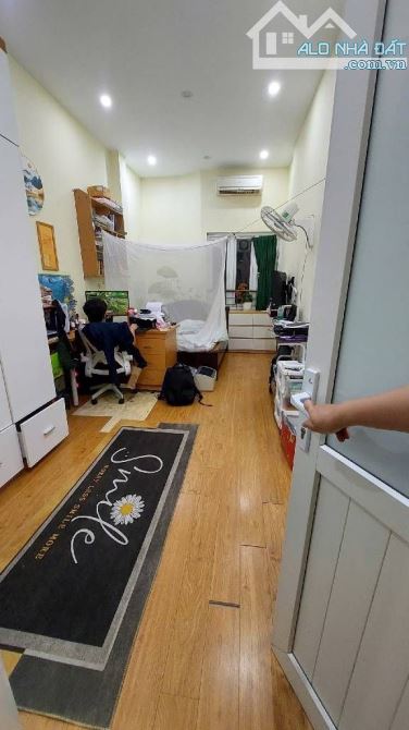 NHÀ ĐẸP NGỌC HÀ - LÕI BA ĐÌNH - NGÕ THÔNG GẦN PHỐ - TIỆN ÍCH ĐỈNH - ĐẦY ĐỦ CÔNG NĂNG