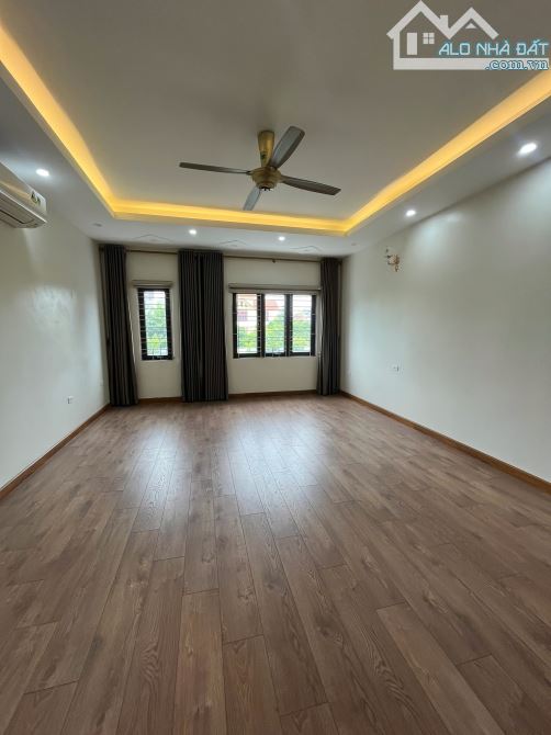 Cho thuê văn phòng Vạn Phúc, ngay gần ngã tư Vạn phúc- TỐ Hữu - 1