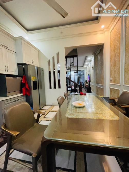 Bán nhà mặt phố Hàng Muối, 35m2, 3 tầng, 21.8 tỷ, dòng tiền 35 tr/tháng