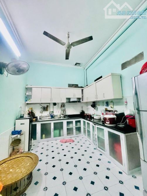 LÊ TRỌNG TẤN - THANH XUÂN. DT 45M. 4 TẦNG. MT 3.5M. GIÁ CHÀO 16.3 TỶ