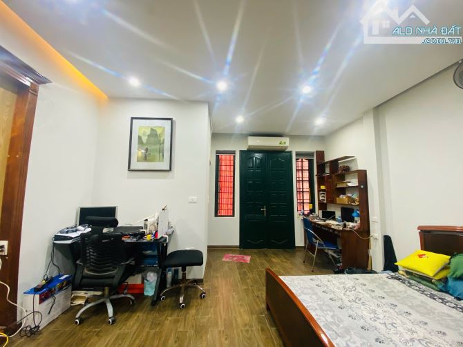 Mặt Phố Xuân Diệu 55m2, 36 tỷ, vỉa hè rộng, kinh doanh sầm uât