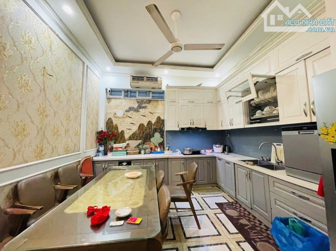 Bán nhà mặt phố Hàng Muối, 35m2, 3 tầng, 21.8 tỷ, dòng tiền 35 tr/tháng