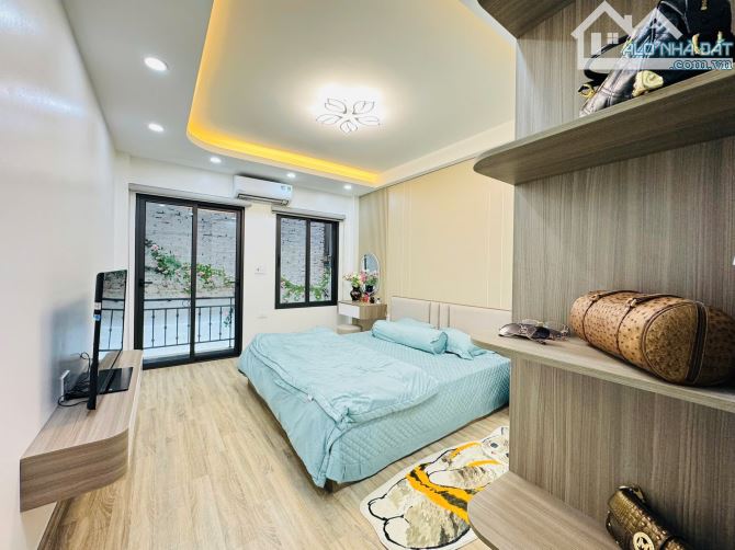 Bán nhà mặt phố Hàng Tre, 35m2, 3 tầng, 21.8 tỷ, dòng tiền 35 tr/tháng