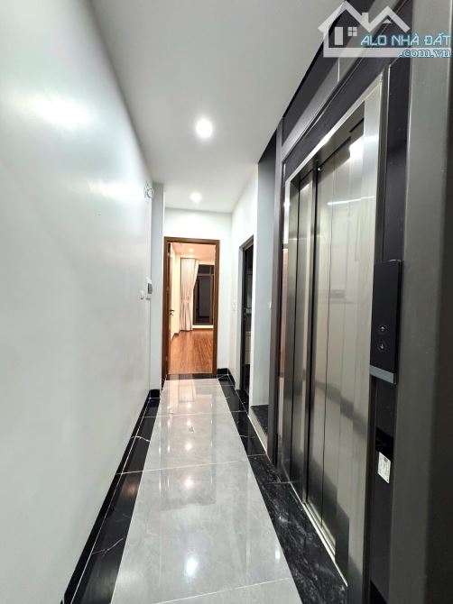 GIA ĐÌNH CẦN BÁN NHÀ 50M2. NHÀ 6 TẦNG THANG MÁY. Ô TÔ VÀO NHÀ