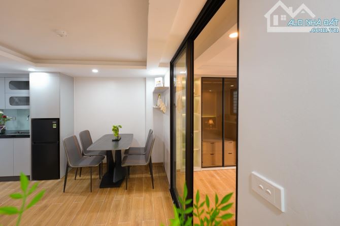 TÒA CĂN HỘ DỊCH VỤ CAO CẤP Ở HOÀNG HOA THÁM, 60M 7T, MT 4.5M, 10P CAO CẤP CHO THUÊ 90TR/TH