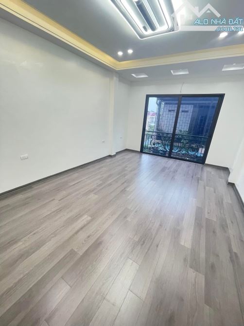 CẦN BÁN NHÀ 40M2 x 6 TẦNG THANG MÁY. 30m RA PHỐ