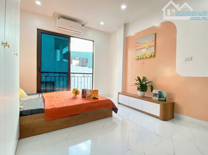 Bán Nhà Dòng Tiền CCMN Nguyễn Đức Cảnh 8 Tầng 12 Phòng Khép Kín ( Gần Ô Tô )