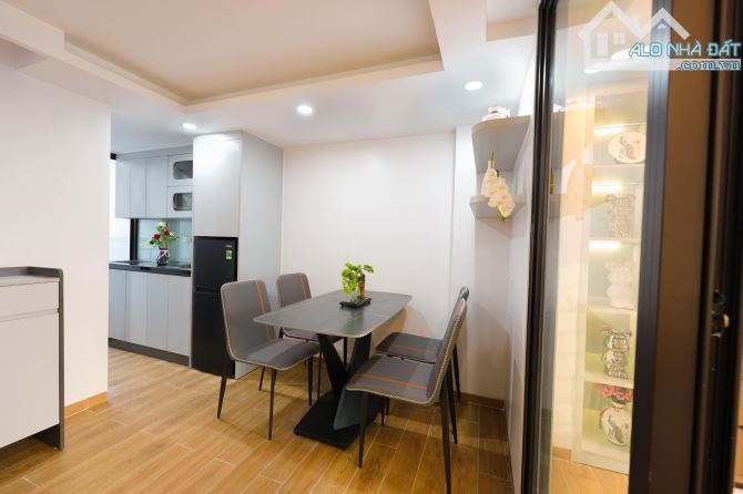 TÒA CĂN HỘ DỊCH VỤ CAO CẤP Ở HOÀNG HOA THÁM, 60M 7T, MT 4.5M, 10P CAO CẤP CHO THUÊ 90TR/TH