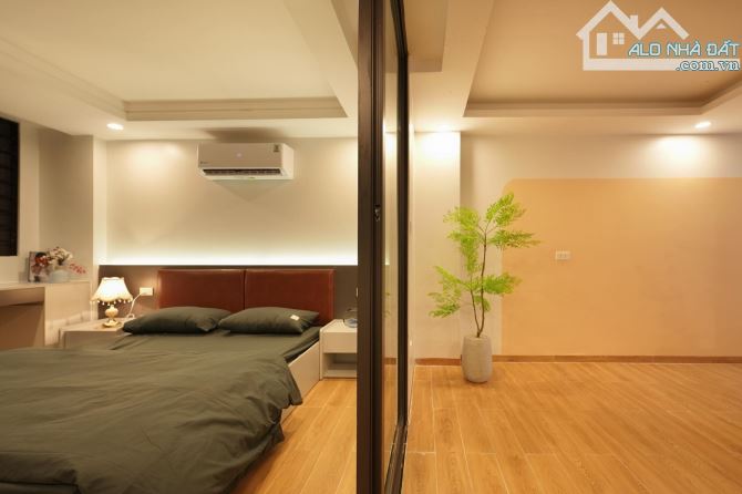 TÒA CĂN HỘ DỊCH VỤ CAO CẤP Ở HOÀNG HOA THÁM, 60M 7T, MT 4.5M, 10P CAO CẤP CHO THUÊ 90TR/TH