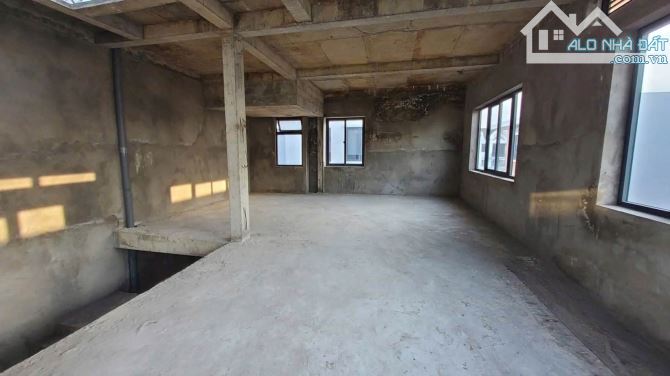 Bán nhà thô mặt tiền và căn góc đường 3/2