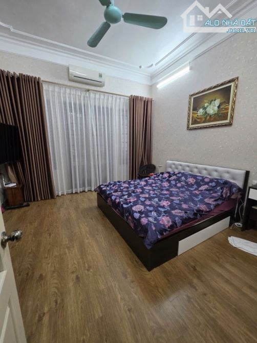 BÁN NHÀ- THUỴ KHUÊ - TÂY HỒ - 76 M- 4 TẦNG - MẶT TIỀN 6M - 24.2 TỶ SỔ ĐỎ VUÔNG ĐẸP