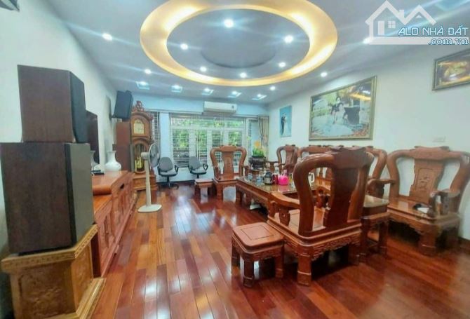 Bán nhà khu Ngọc Khánh - Nguyễn Công Hoa gần Đài THVN, Ô Tô đỗ cửa, an sinh cực tốt.