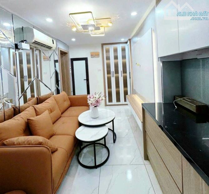 Bán nhà khu Nguyễn Thái Học gần Lăng Bác: 3 tầng, 2 ngủ vào ở ngay.