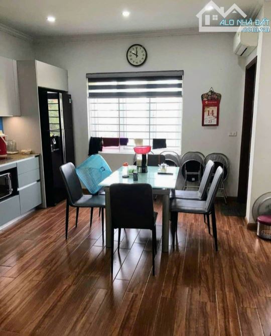 Bán nhà khu Ngọc Khánh - Nguyễn Công Hoa gần Đài THVN, Ô Tô đỗ cửa, an sinh cực tốt.