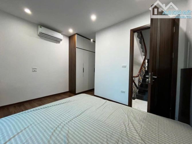 Bán nhà Phố Đội Cấn, 10m ra phố, 6T, MT4.3m, nhà đẹp ở ngay, Giá 11.3 Tỷ (thương lượng)