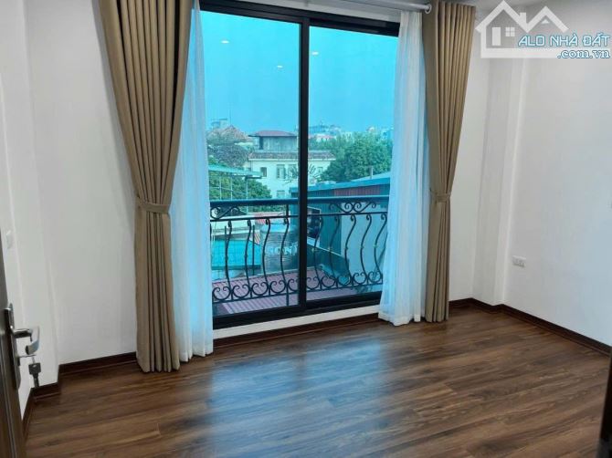 Bán nhà Phố Đội Cấn, 10m ra phố, 6T, MT4.3m, nhà đẹp ở ngay, Giá 11.3 Tỷ (thương lượng)