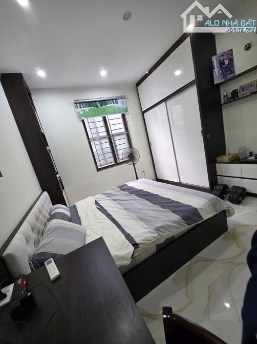 BÁN NHÀ- THUỴ KHUÊ - TÂY HỒ - 76 M- 4 TẦNG - MẶT TIỀN 6M - 24.2 TỶ SỔ ĐỎ VUÔNG ĐẸP