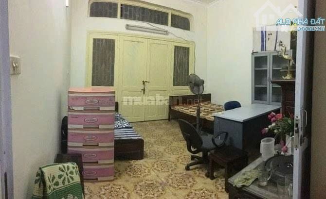 Cho thuê phòng 39m², tầng 1 phố Thanh Nhàn gần Bách-Kinh-Xây, Ưu tiên sinh viên Nam thuê