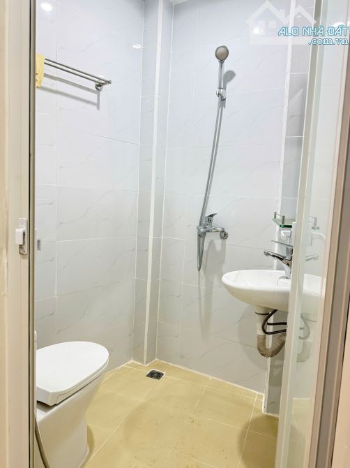 Bán nhà 5 tầng Dương Khuê, diện tích: 34m2, chỉ nhỉnh 9 Tỷ