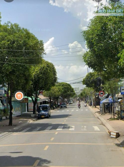 Bán nhà mặt  tiền 1 trệt 1 lầu 10x30m giá 11,5 tỷ Đường Thới Tam Thôn 9