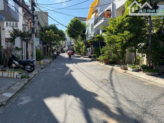 Cần bán lô đất 2 mặt tiền đường Thâm Tâm, Ngũ Hàng Sơn, Đà Nẵng.