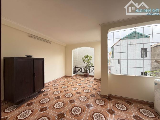 NHÀ NGỌC KHÁNH - BA ĐÌNH - 40M - 5 TẦNG - MẶT TIỀN 5,2M - 9,8 TỶ SỔ ĐỎ CHÍNH CHỦ