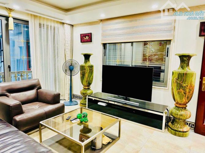 Bán nhà ngõ 31 Đội Nhân Ba Đình 100m2 6 tầng mặt tiền 3.63m lô góc thang máy 21.5 tỷ