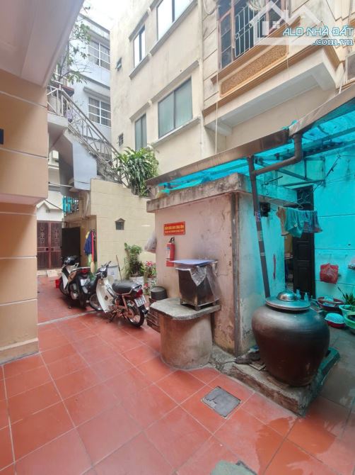 Hiếm nhà đẹp Trần Quốc Toản, ngõ đẹp oto đỗ sát cửa lô góc, 35m2 x mtiền 5.5m. Giá 12.2 tỷ