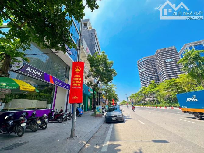 Bán nhà mặt phố Liễu Giai, DT 100m2 x 9 tầng, mặt tiền 8m, thuê 300 tr/ th.