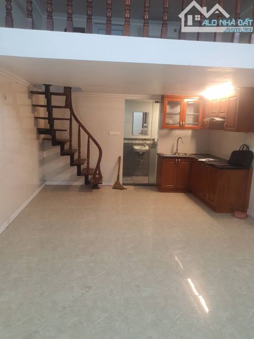 Bán nhà ngõ 78 Quán Sứ, Q Hoàn Kiếm, 50m2, 2 phòng ngủ, có sổ đỏ riêng, giá 4,5 tỷ.