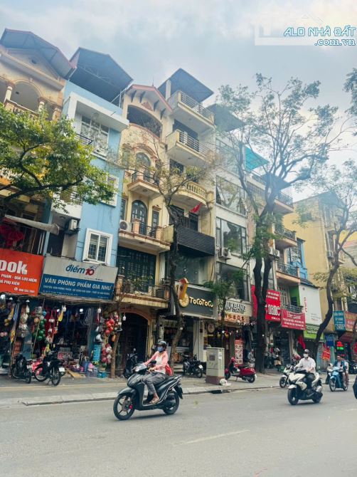 Chính chủ bán gấp 85m2 đất mặt phố Nghĩa Tân, 2 mặt thoáng, xây văn phòng, giá 41.9 tỷ.